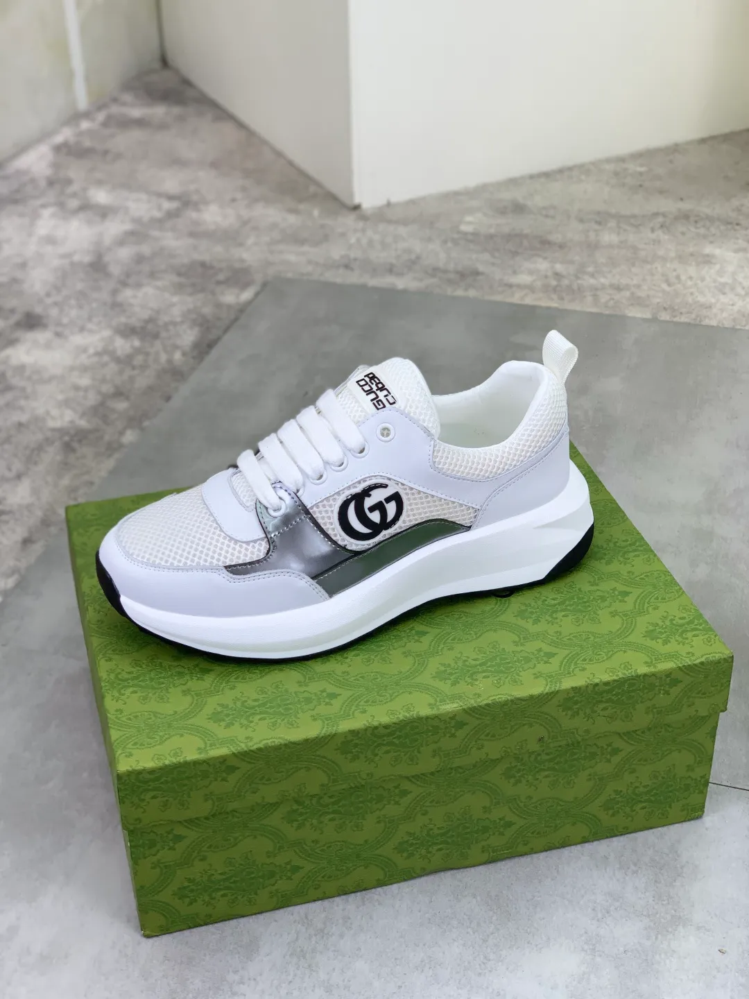 Men's men's shoes 💰P420💰【New model】 🆘 The latest model from Gucci official website🎁Classic casual and fashionable men's shoes👟Best model💥The style is simple and elegant, exclusive for trendy men. Unique official website latest brand elements👑Gucci original decoration, fashionable and generous, the fabric is made of original soft calfskin➕Comfortable soft pigskin lining ✅The official website specifies wear-resistant rubber outsole_full of elasticity, classic model taken in real life🎬Color: 3️⃣colors available😍Number: 38-44 (45 46 customized)
